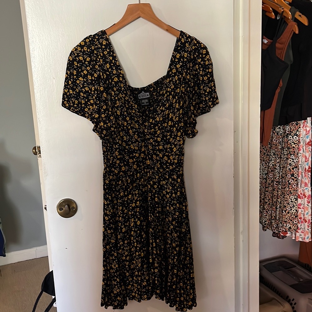 Black and yellow floral gauze dress. Preshrunk about 1 size to a perfect XS